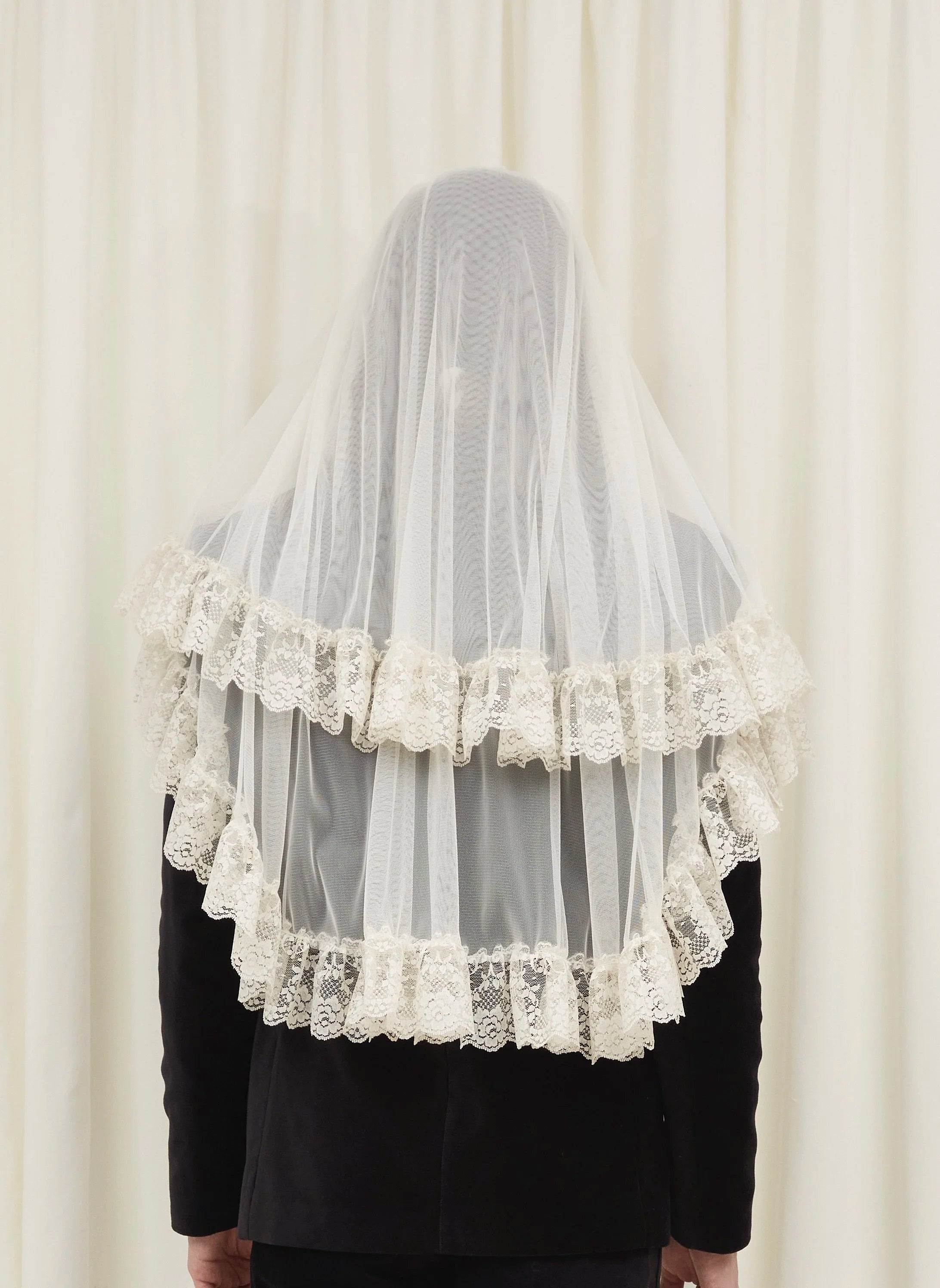 Gwendolyn Lace Tiered Veil