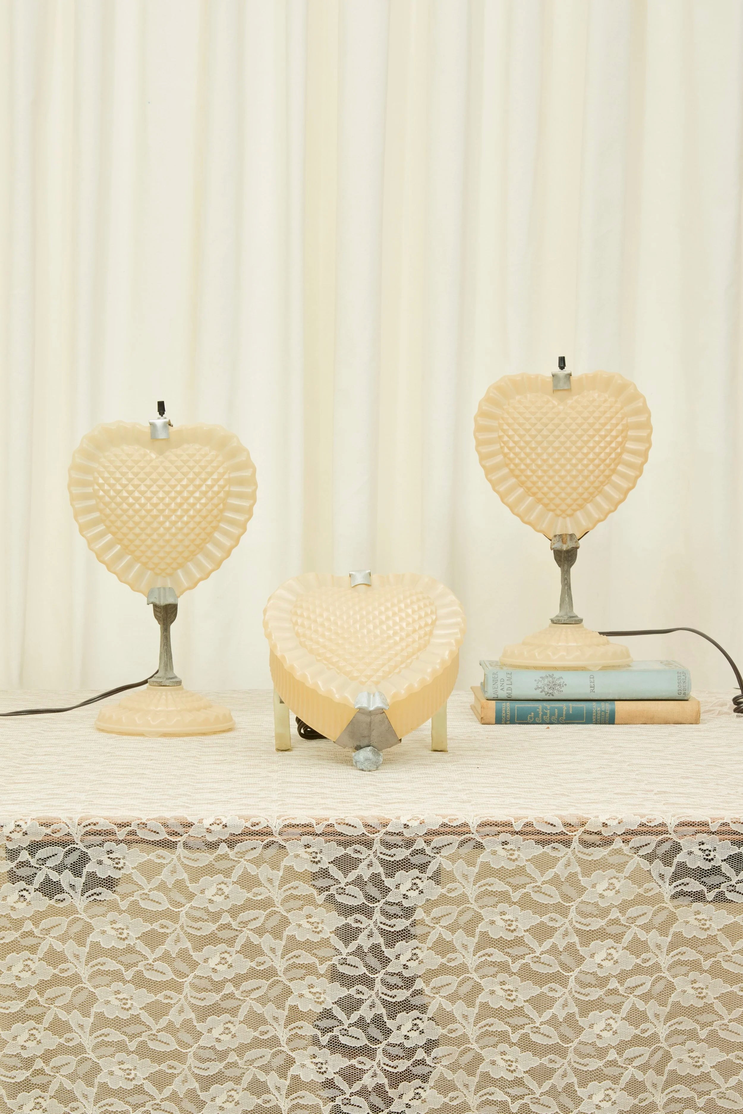 Vintage Leaning Heart Shaped Boudoir Lamp