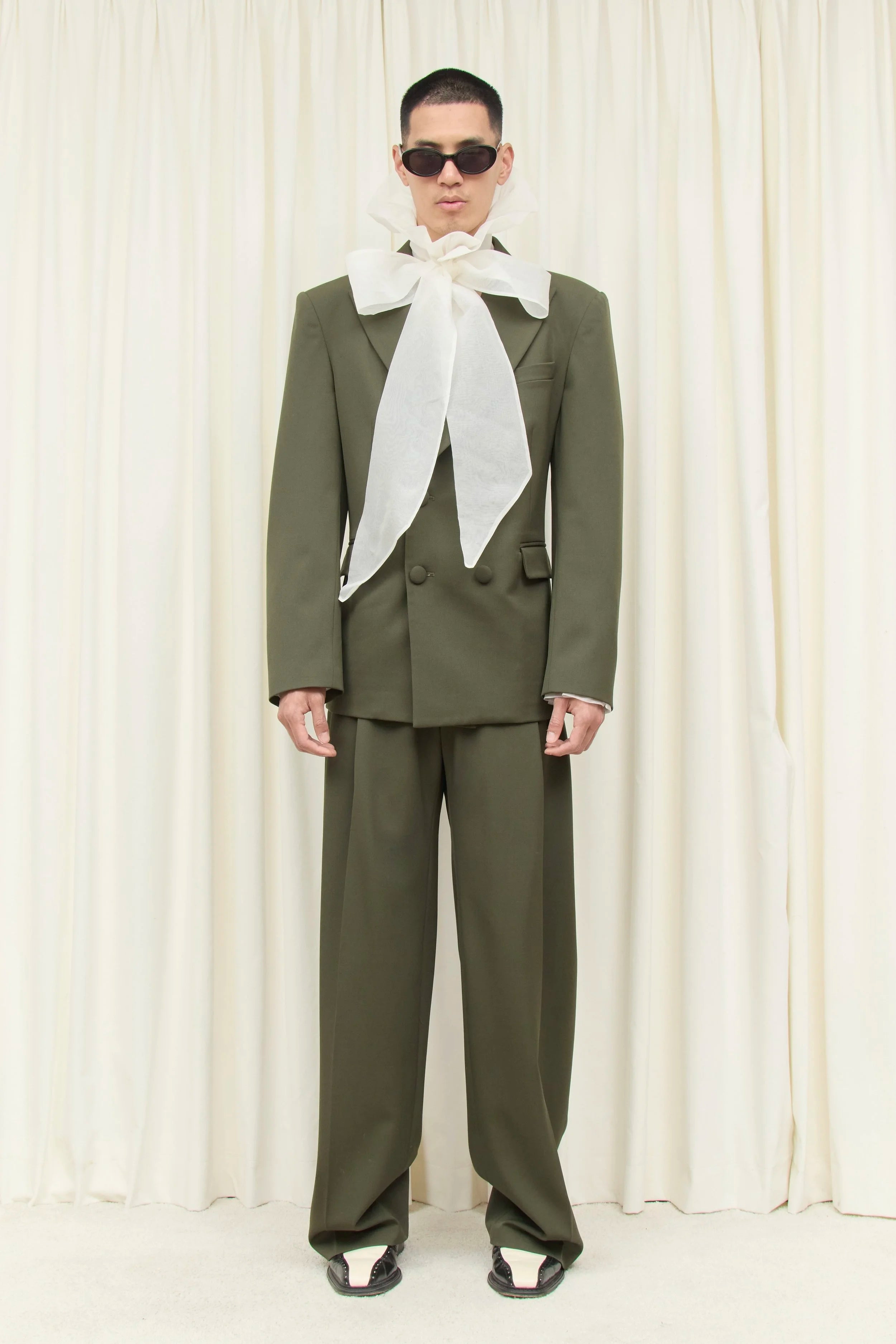 Eddie Pleated Wool Trouser