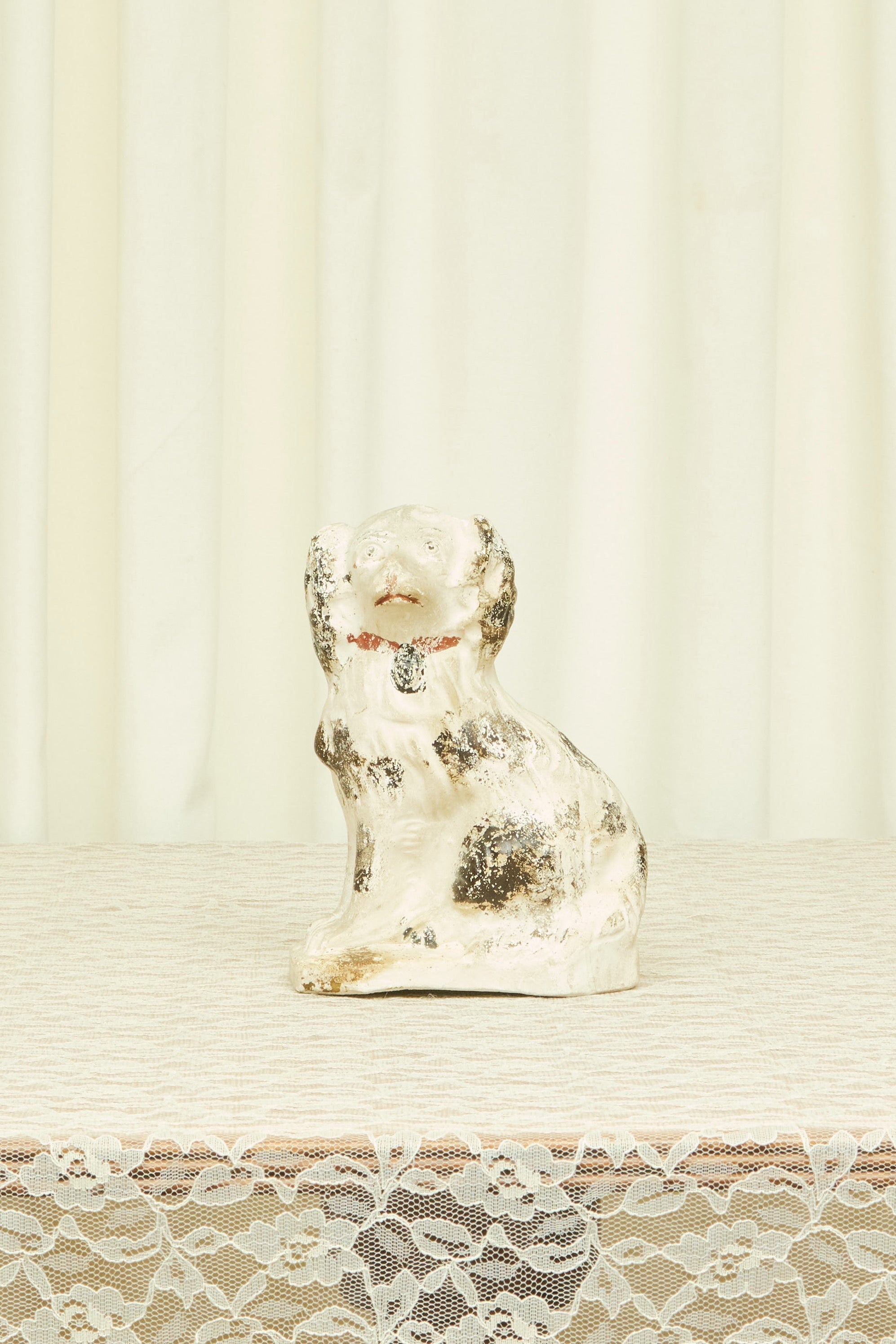 Antique Chalkwear Dog