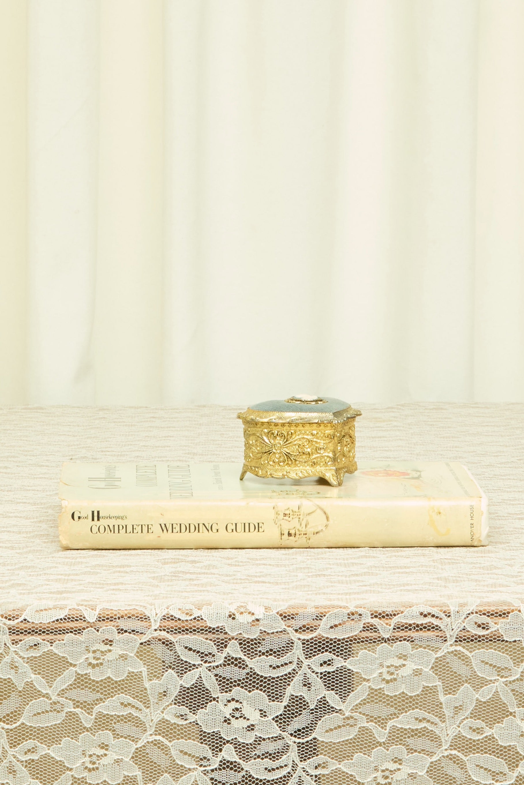 Vintage Cameo Heart Jewelry Box