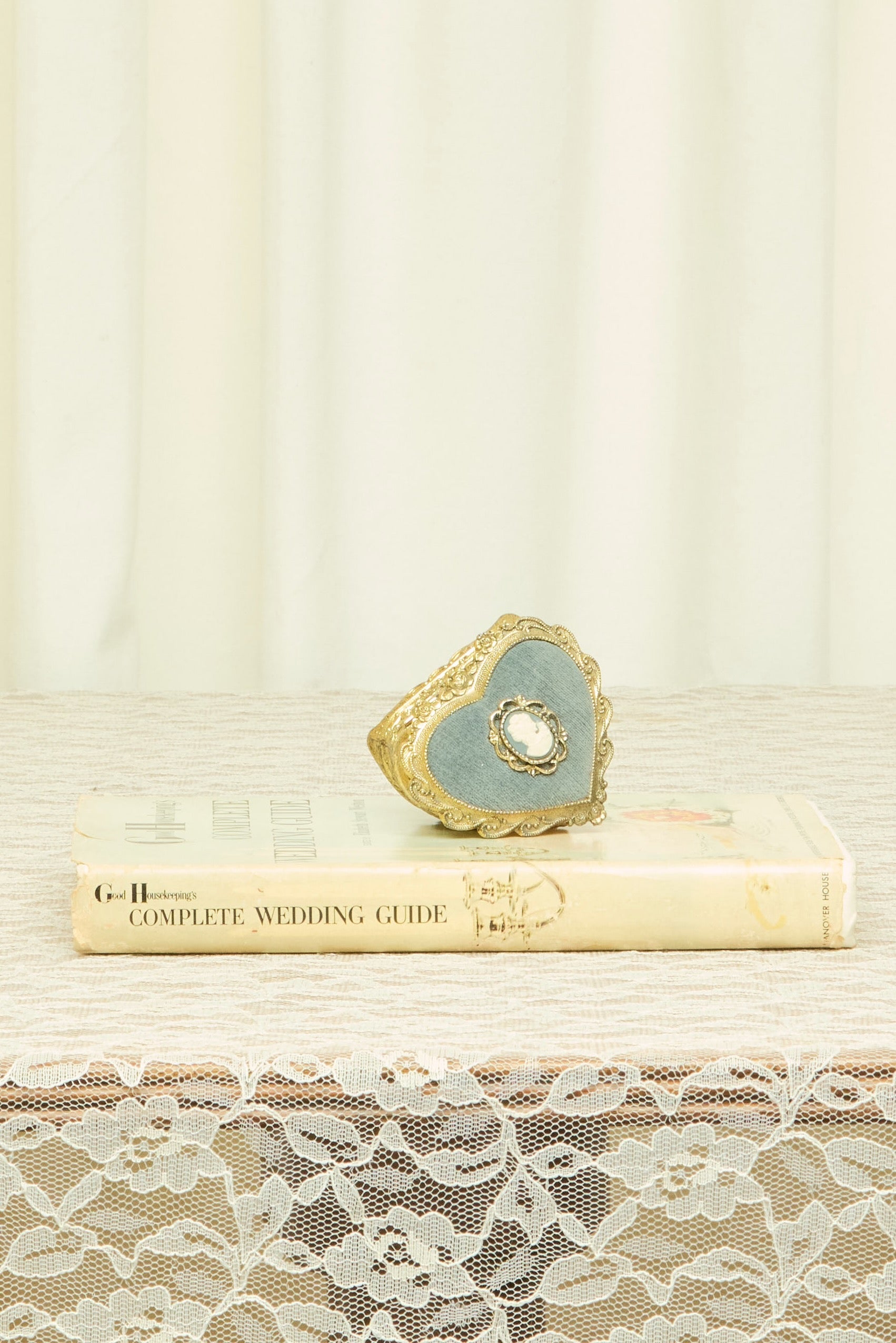 Vintage Cameo Heart Jewelry Box
