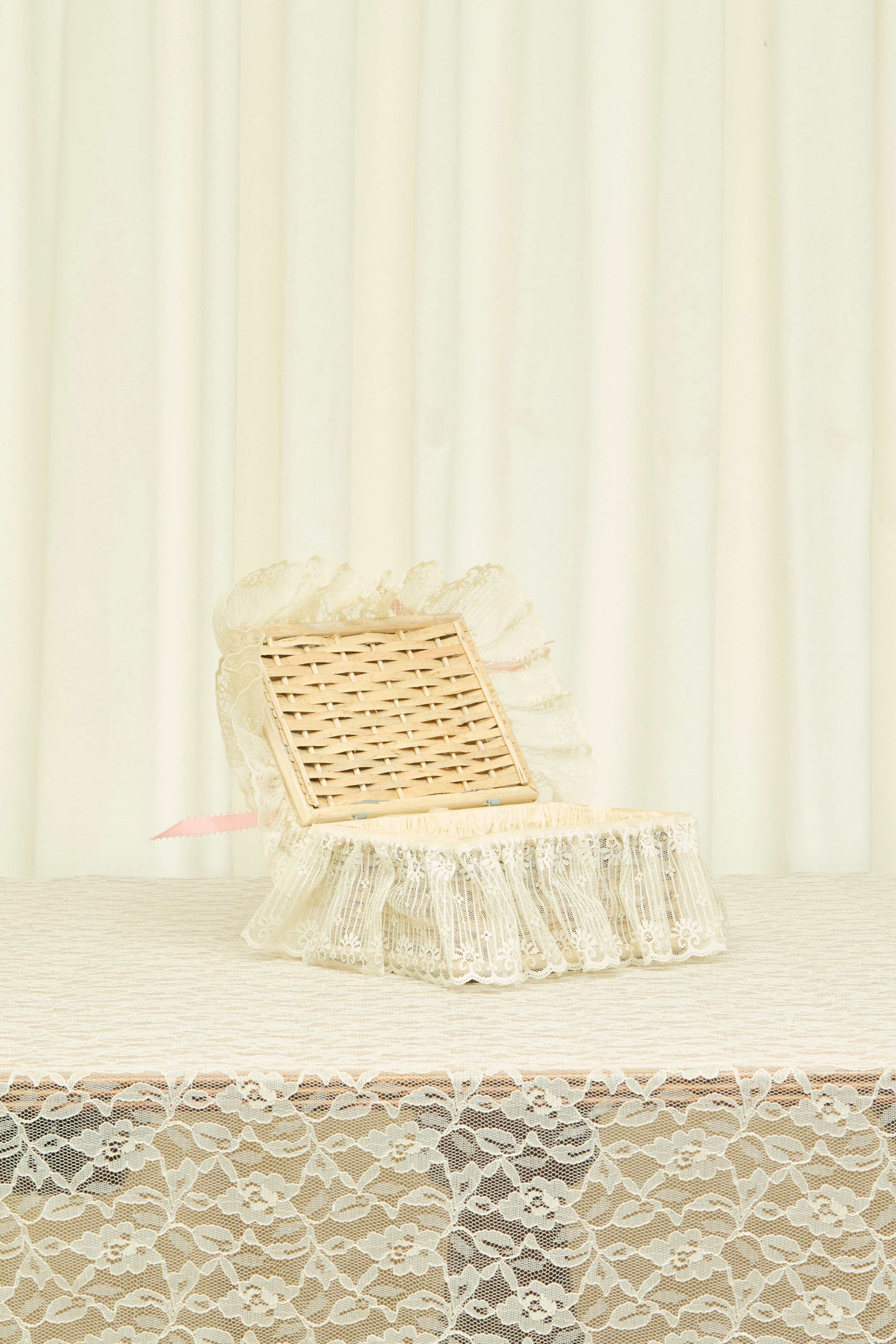 Vintage Lace Ruffled Box
