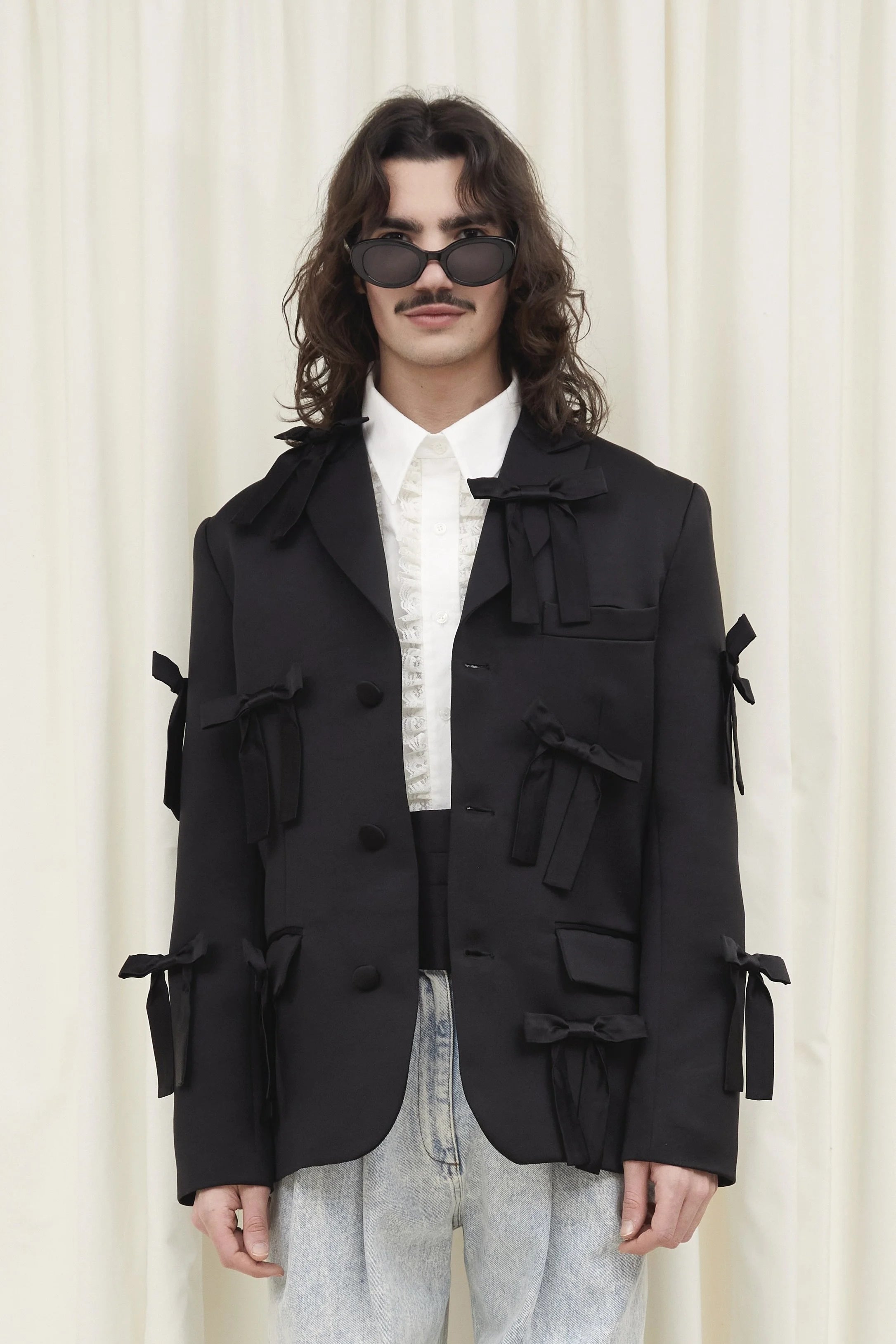 Walt Monochromatic Bow Blazer