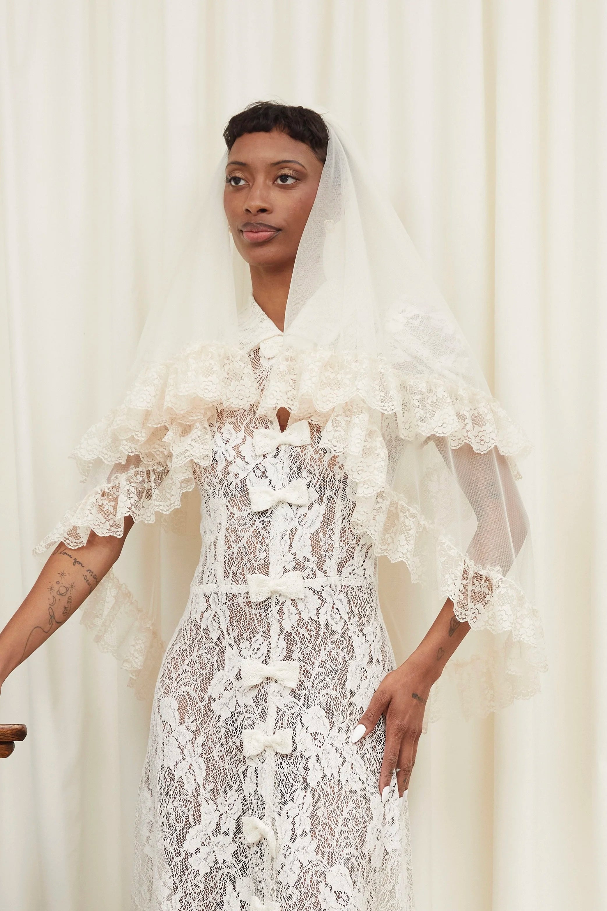 Gwendolyn Lace Tiered Veil