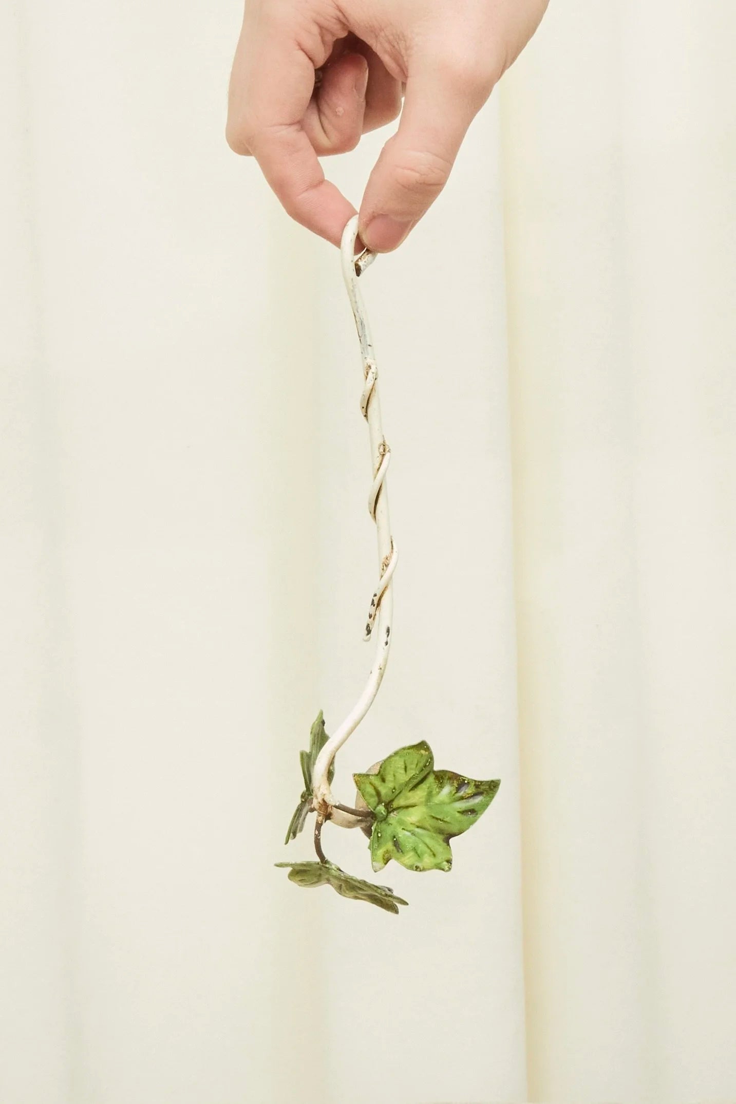 Vintage Ivy Tole Candle Snuffer