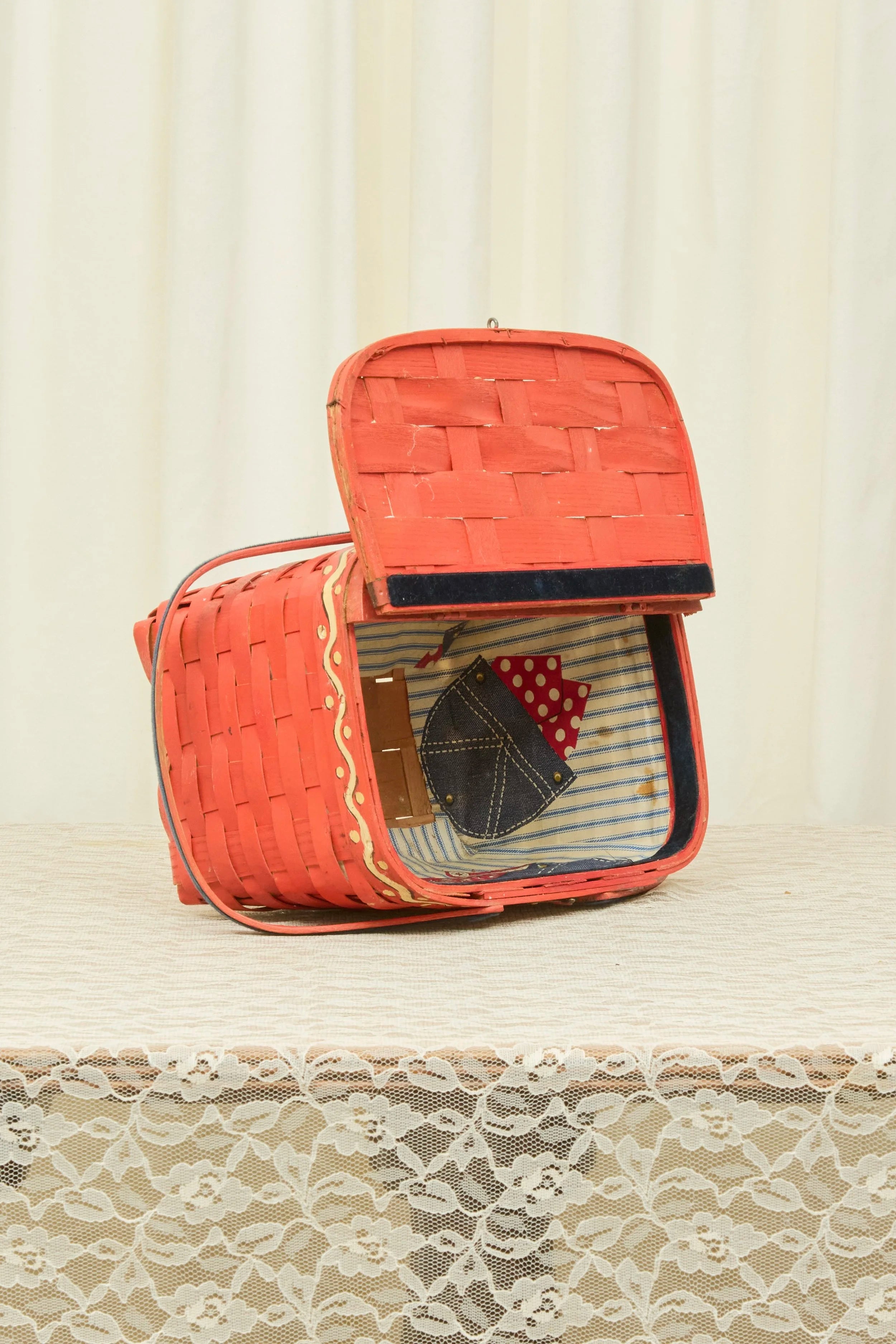Vintage "All your Eggs in One Basket" Picnic Basket