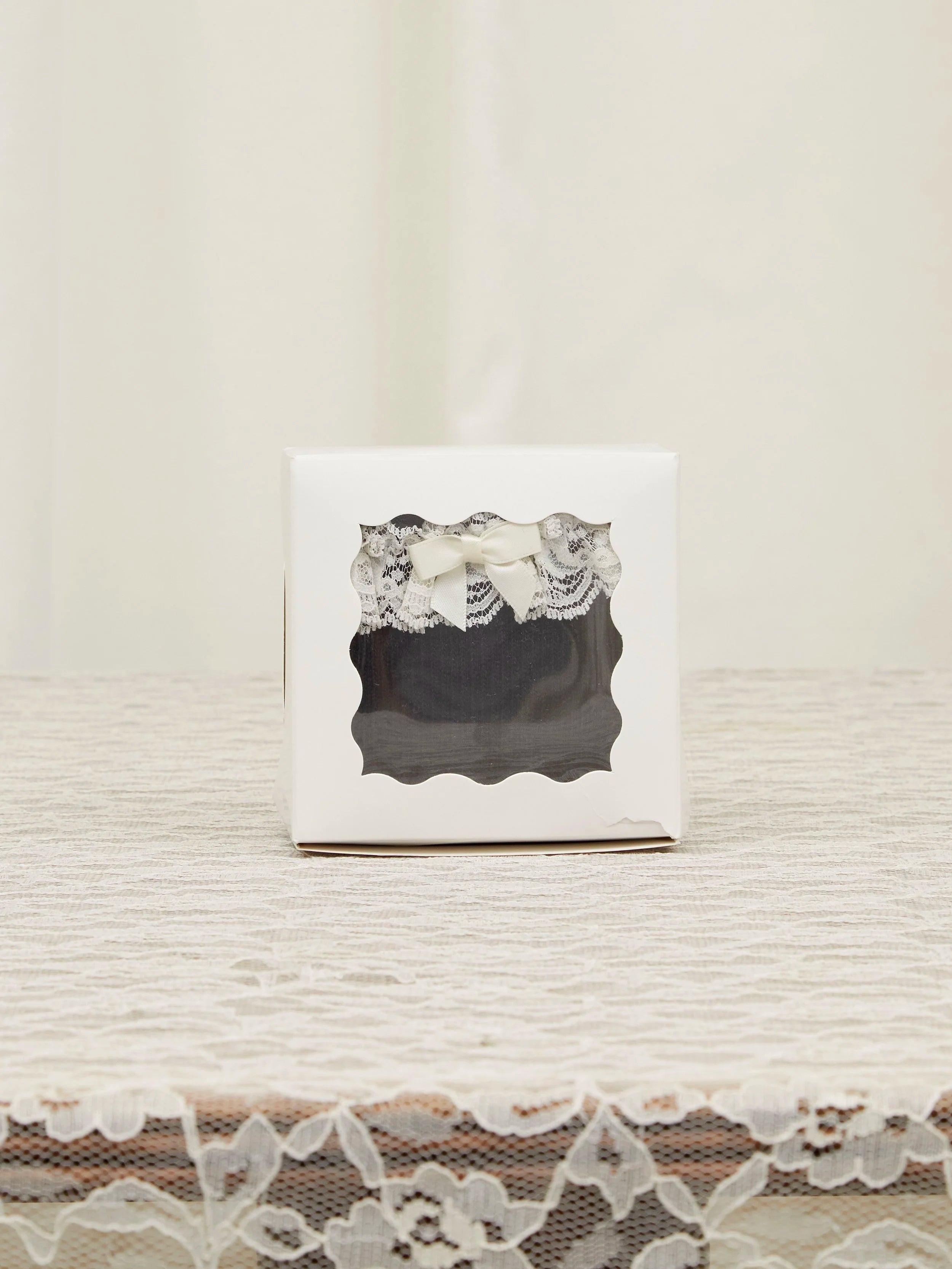 Bobby Lace Trim House Socks