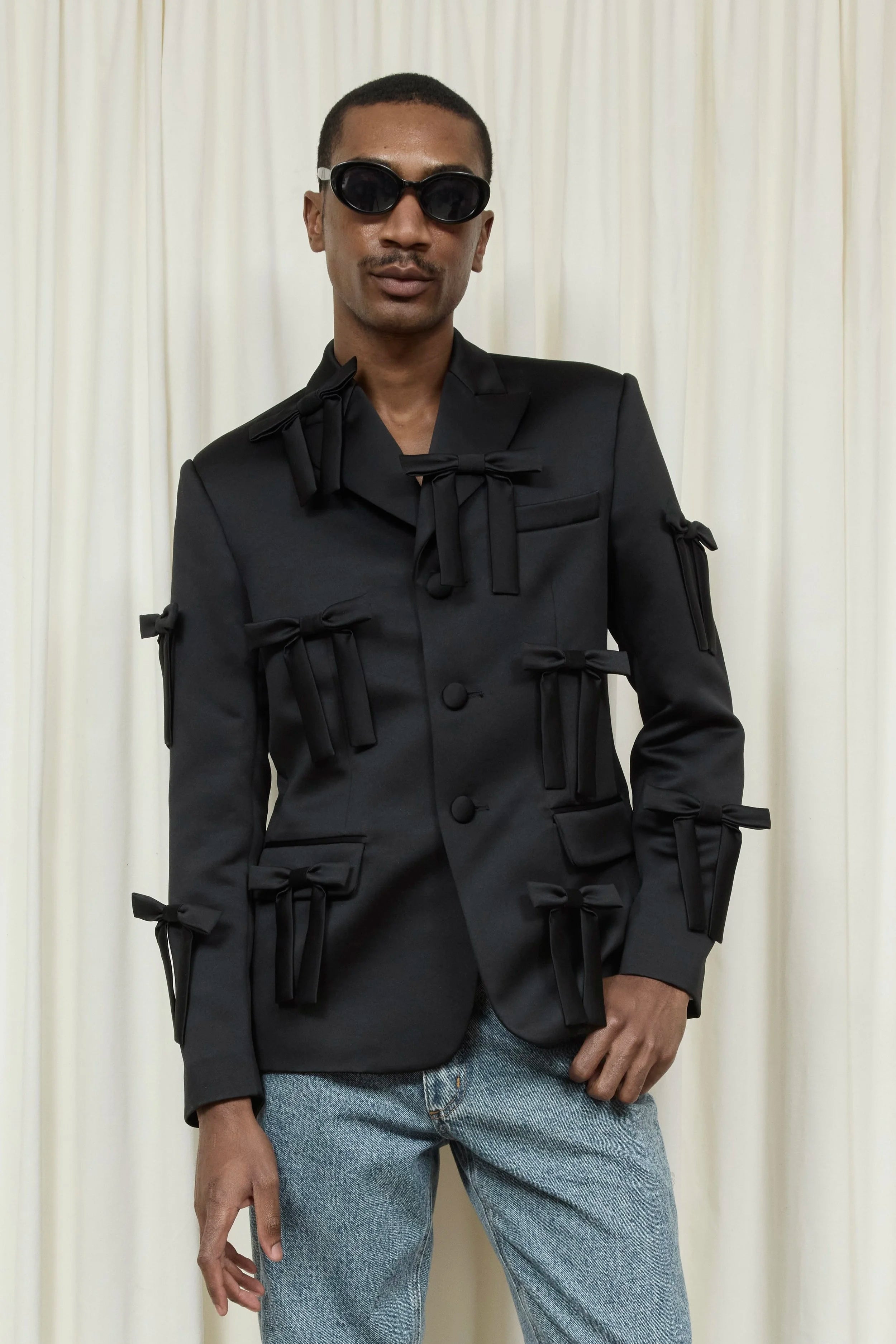 Walt Monochromatic Bow Blazer