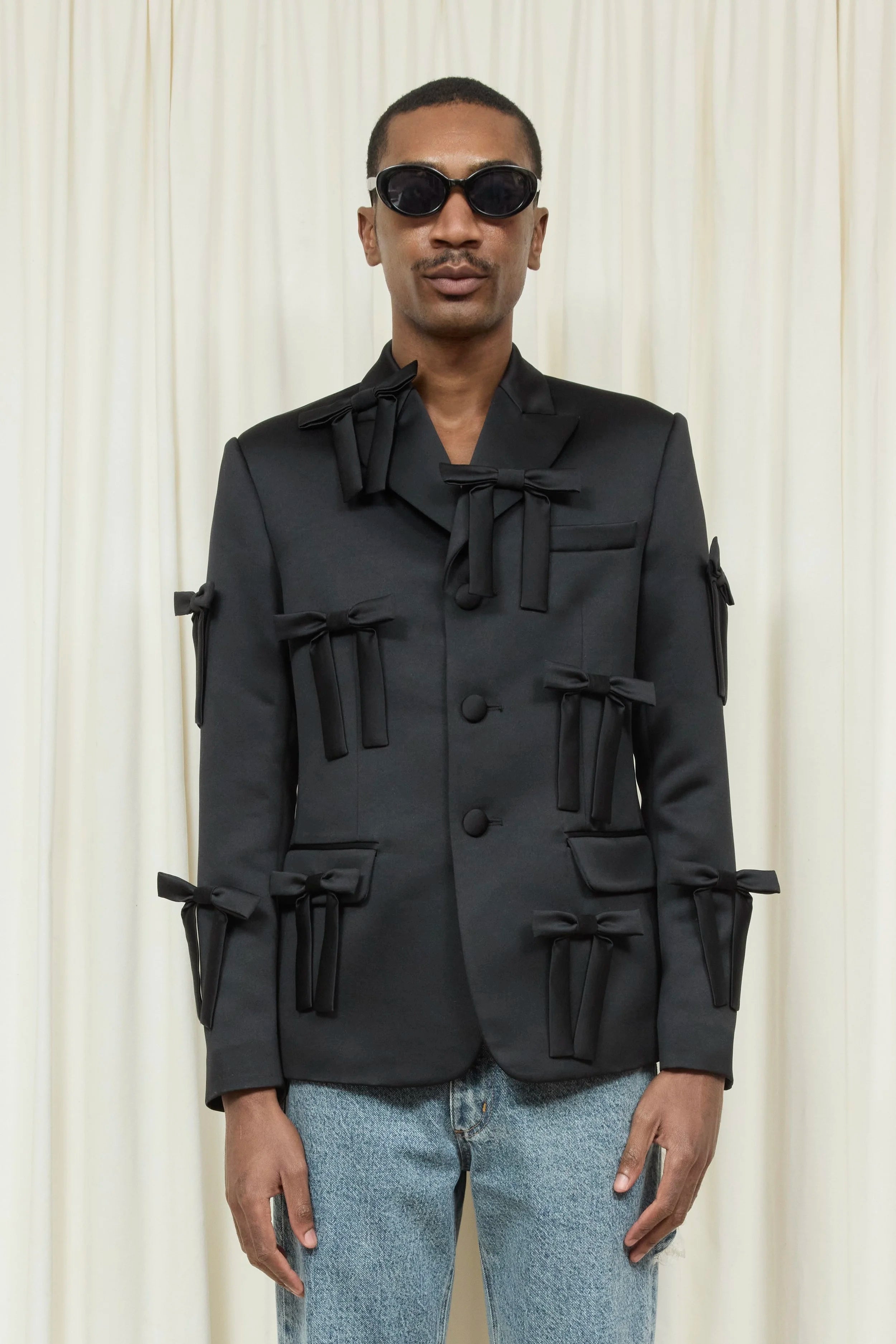 Walt Monochromatic Bow Blazer