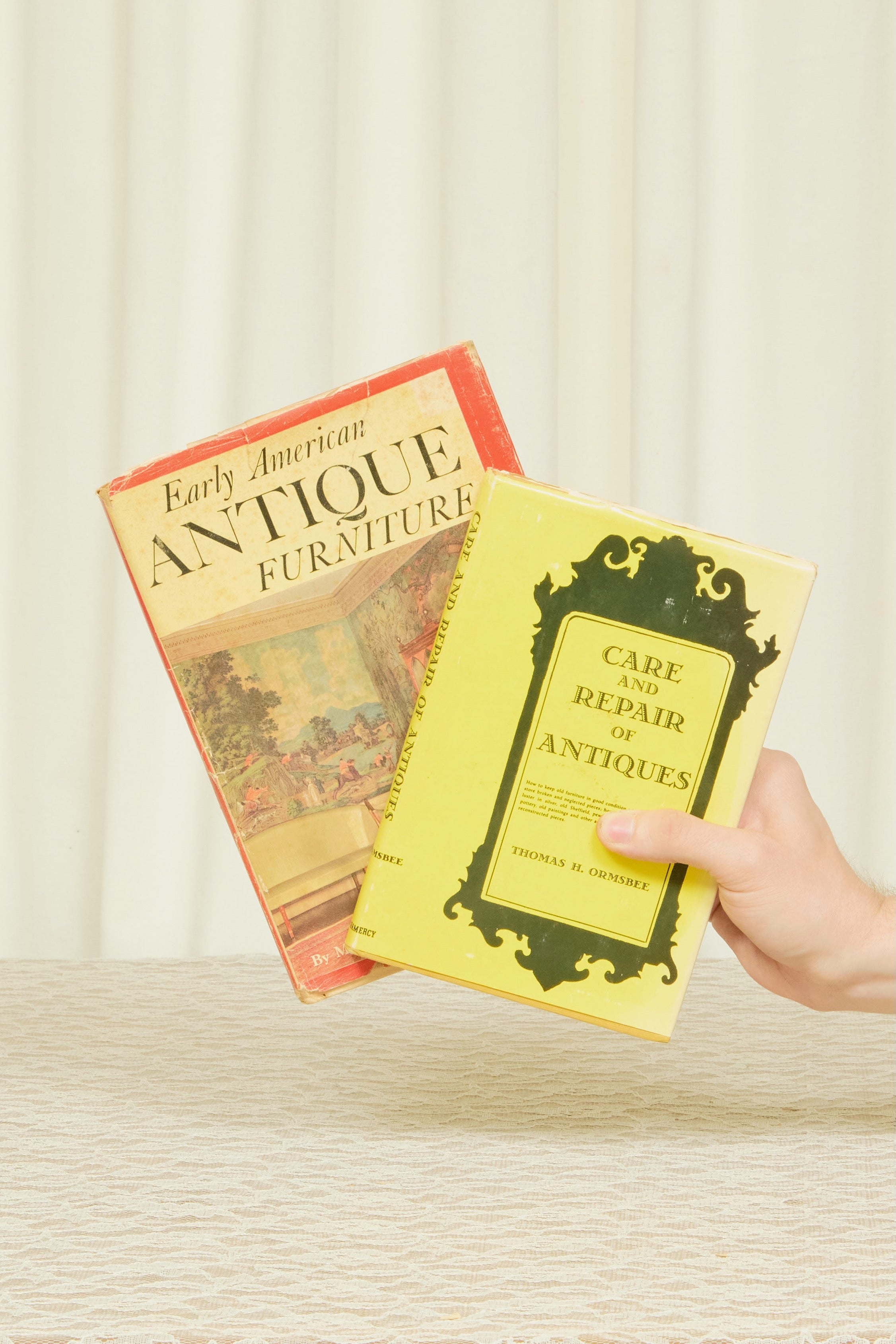 Vintage Antiques Book Set/2