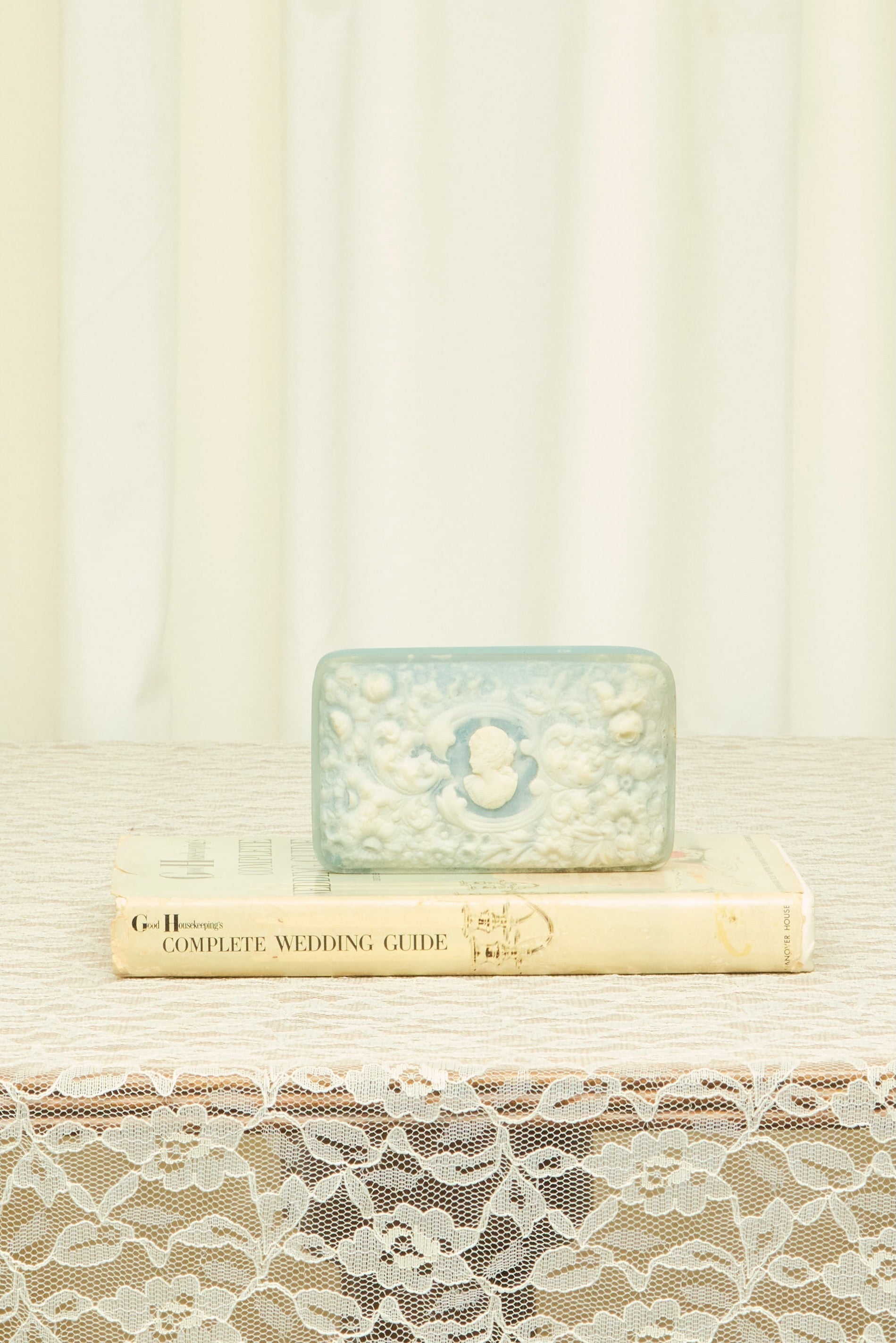 Vintage Cameo Jewelry Box