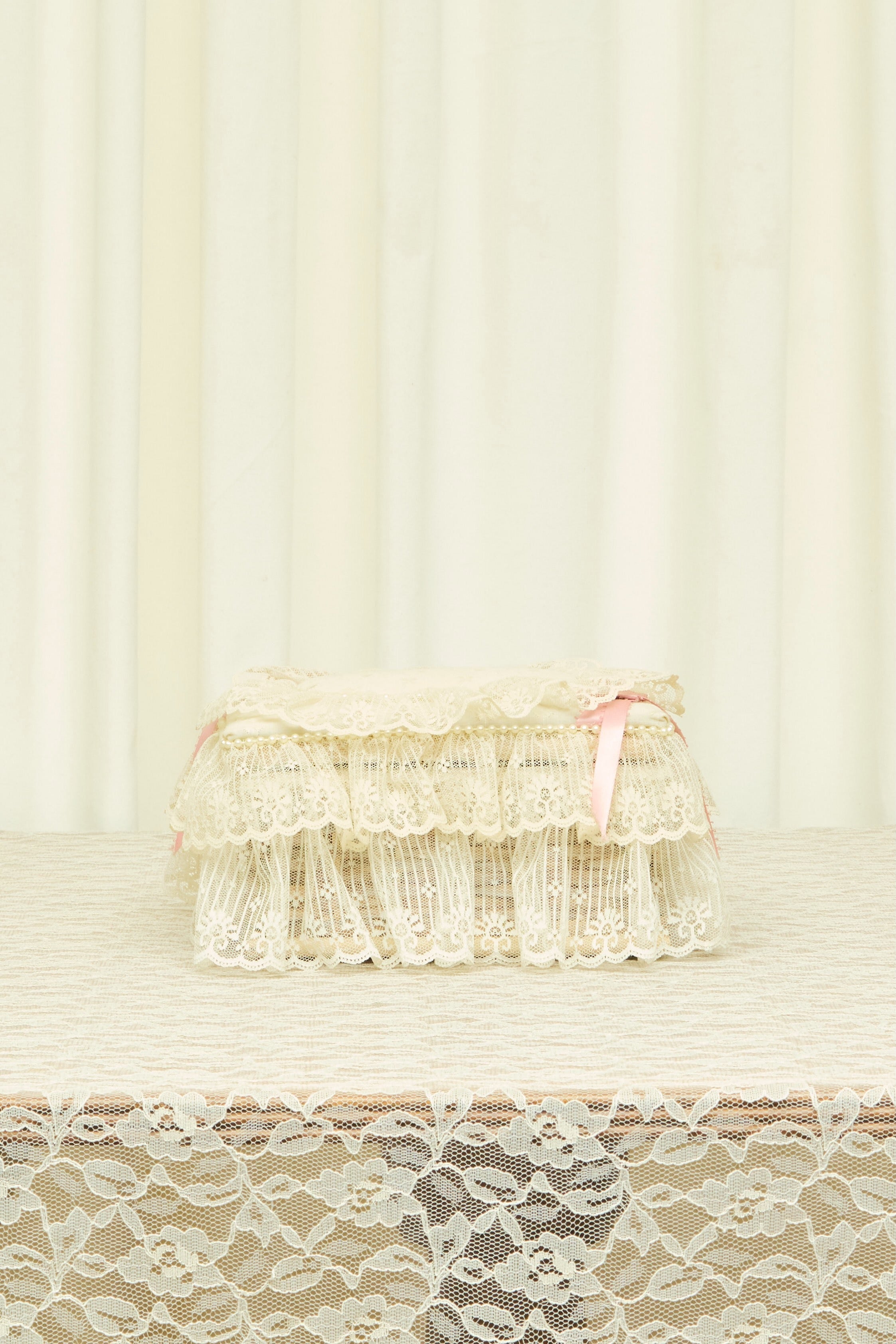Vintage Lace Ruffled Box