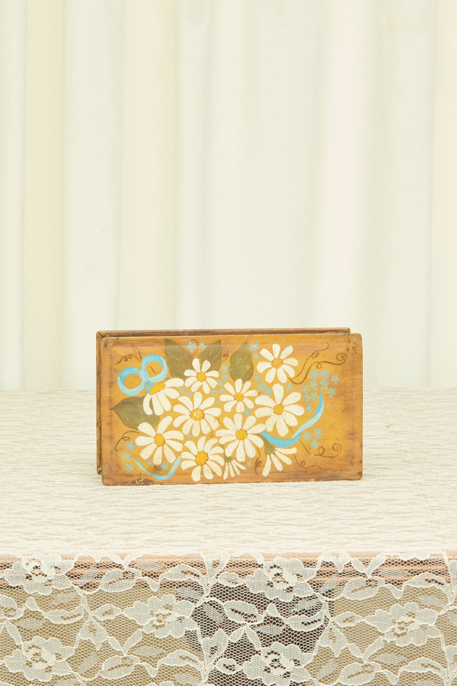 Vintage Metal Daisy Painted Box